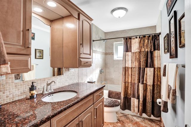 5076 NW 84th Rd, Coral Springs, FL 33067