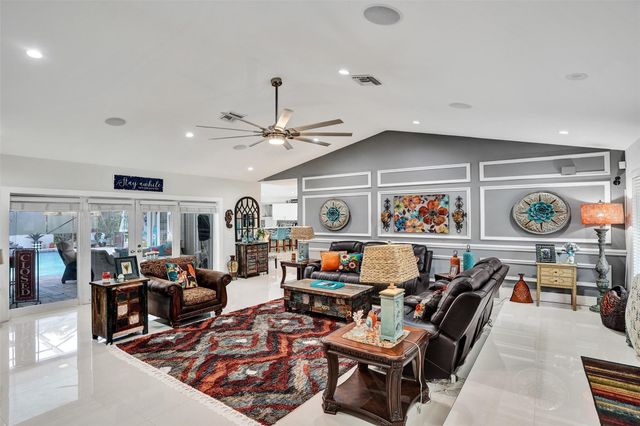 5076 NW 84th Rd, Coral Springs, FL 33067