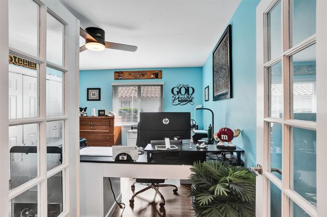 5076 NW 84th Rd, Coral Springs, FL 33067