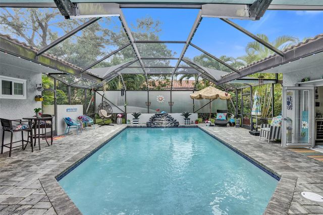 5076 NW 84th Rd, Coral Springs, FL 33067