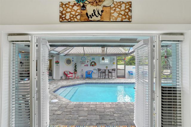 5076 NW 84th Rd, Coral Springs, FL 33067