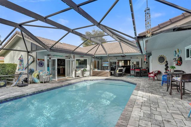 5076 NW 84th Rd, Coral Springs, FL 33067