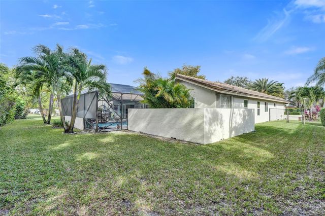 5076 NW 84th Rd, Coral Springs, FL 33067
