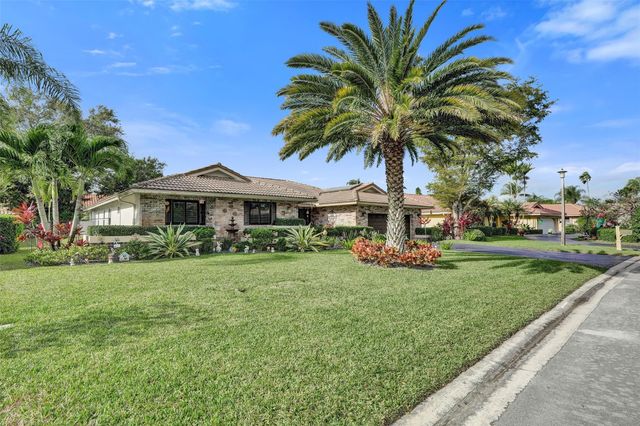 5076 NW 84th Rd, Coral Springs, FL 33067