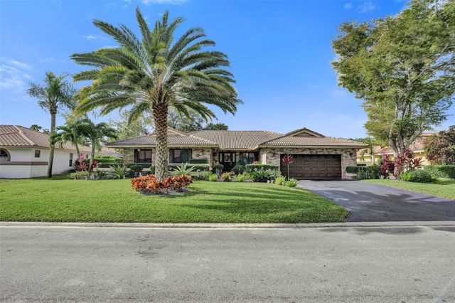 5076 NW 84th Rd, Coral Springs, FL 33067