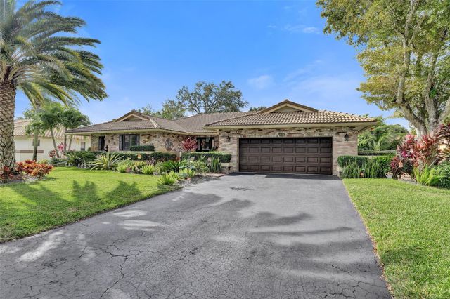 5076 NW 84th Rd, Coral Springs, FL 33067