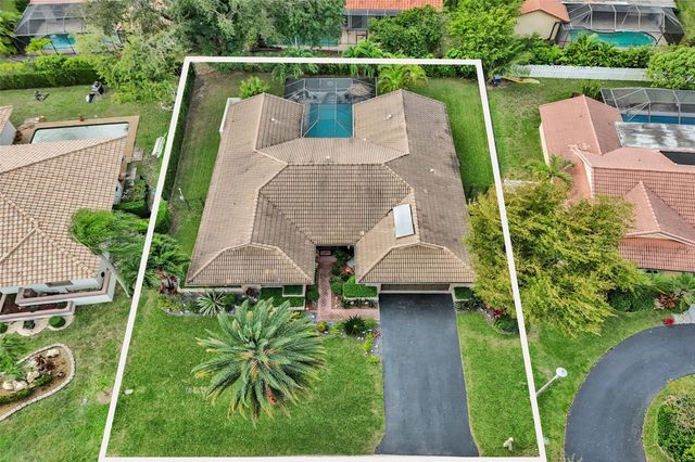 5076 NW 84th Rd, Coral Springs, FL 33067