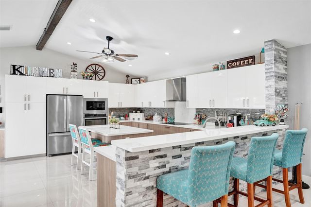 5076 NW 84th Rd, Coral Springs, FL 33067