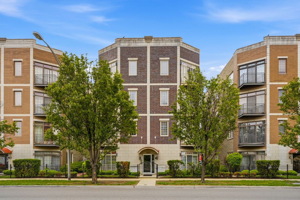 7934 W Grand Avenue 1W, Elmwood Park, IL 60707