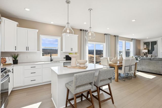 8903 Periwinkle Boulevard, Woodbury, MN 55129