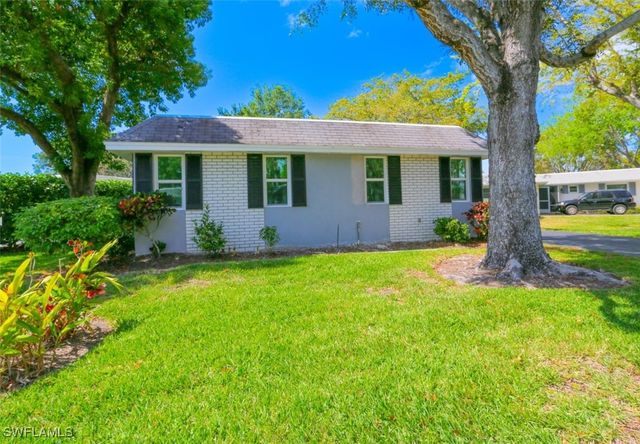 225 Georgetown BLVD, Naples, FL 34112