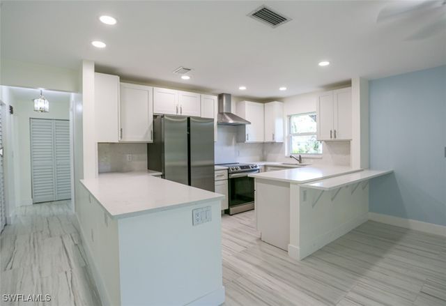 225 Georgetown BLVD, Naples, FL 34112