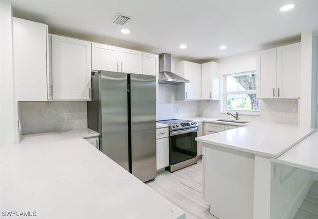 225 Georgetown BLVD, Naples, FL 34112