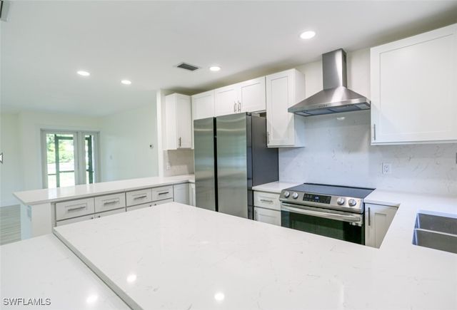 225 Georgetown BLVD, Naples, FL 34112