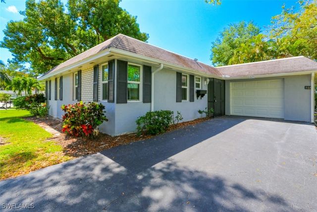 225 Georgetown BLVD, Naples, FL 34112