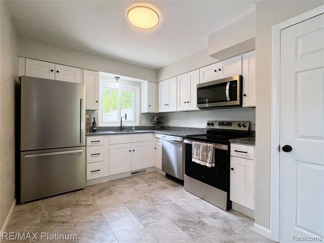208 Devonshire Street, Ypsilanti, MI 48198