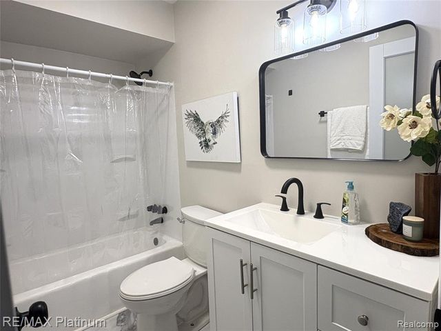 208 Devonshire Street, Ypsilanti, MI 48198