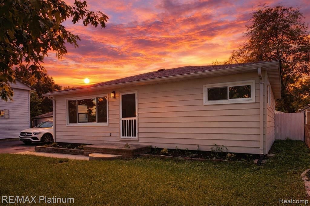 208 Devonshire Street, Ypsilanti, MI 48198