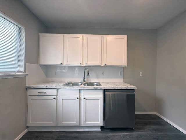 6933 Glenhurst Drive, North Richland Hills, TX 76182