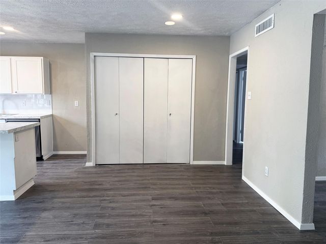 6933 Glenhurst Drive, North Richland Hills, TX 76182