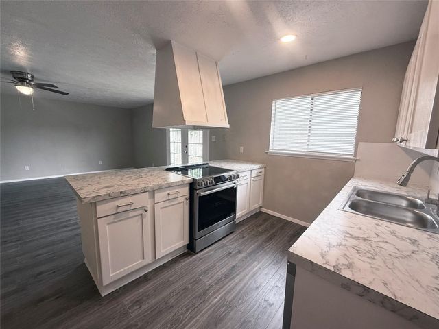 6933 Glenhurst Drive, North Richland Hills, TX 76182