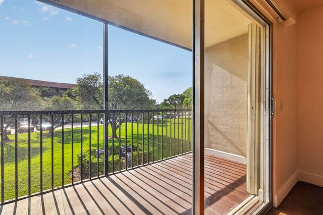 1301 SW 142nd Avenue 214H, Pembroke Pines, FL 33027
