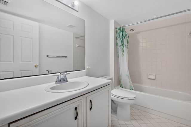 1301 SW 142nd Avenue 214H, Pembroke Pines, FL 33027