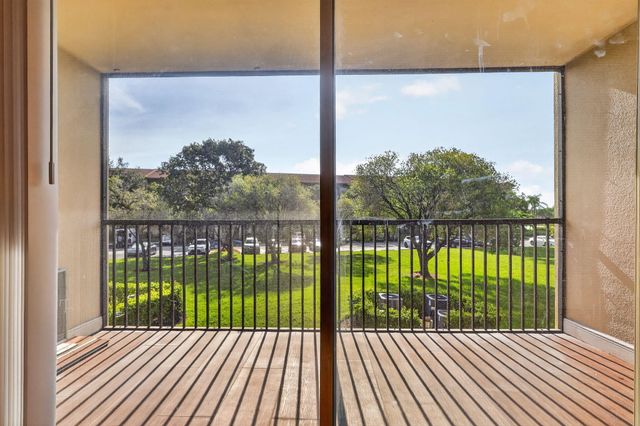 1301 SW 142nd Avenue 214H, Pembroke Pines, FL 33027
