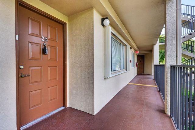 1301 SW 142nd Avenue 214H, Pembroke Pines, FL 33027