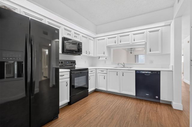 1301 SW 142nd Avenue 214H, Pembroke Pines, FL 33027