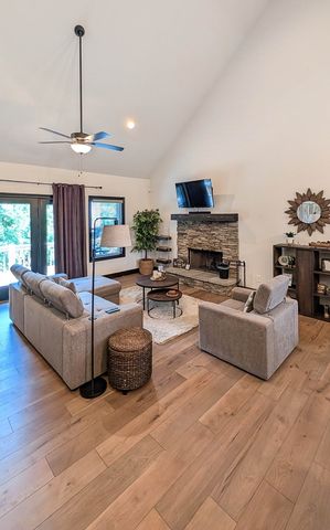 162 Barefoot Trail, Blairsville, GA 30512