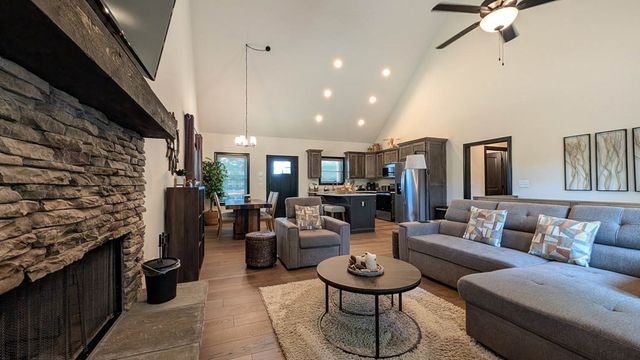 162 Barefoot Trail, Blairsville, GA 30512