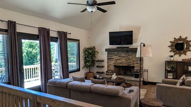 162 Barefoot Trail, Blairsville, GA 30512