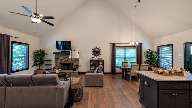 162 Barefoot Trail, Blairsville, GA 30512