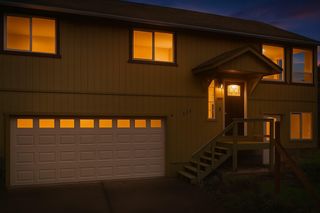 935 4th Avenue, Gold Hill, OR 97525