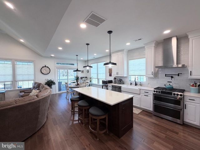 925 FOUNDERS WAY, East Petersburg, PA 17520