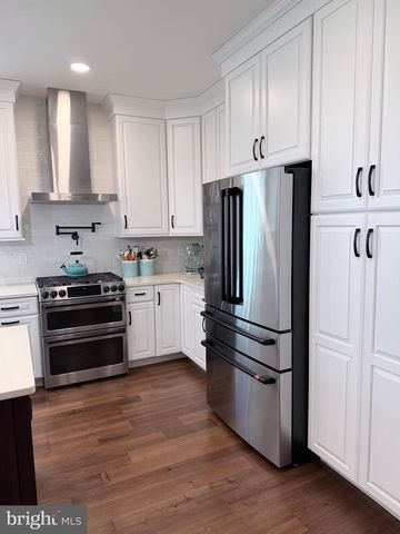 925 FOUNDERS WAY, East Petersburg, PA 17520