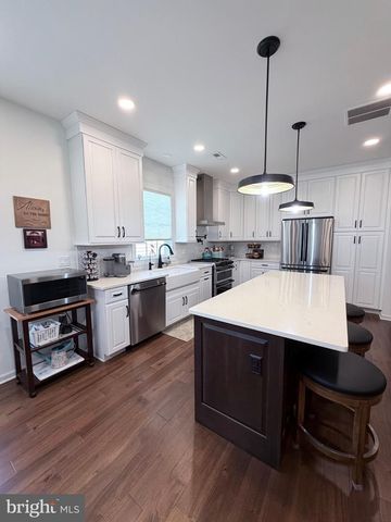 925 FOUNDERS WAY, East Petersburg, PA 17520
