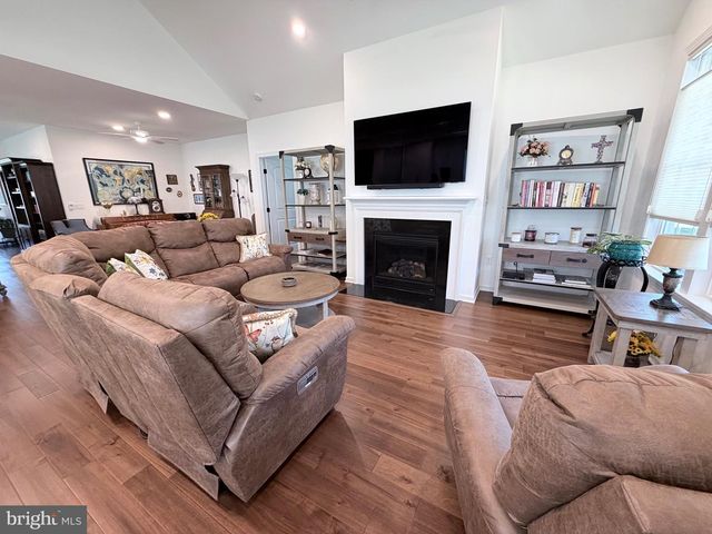 925 FOUNDERS WAY, East Petersburg, PA 17520