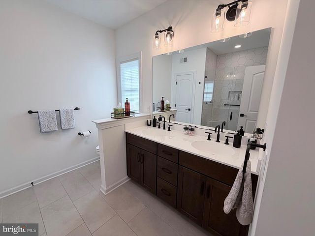 925 FOUNDERS WAY, East Petersburg, PA 17520