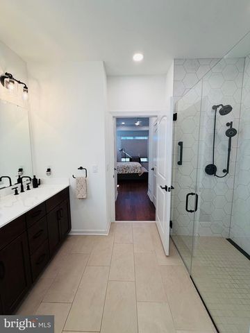 925 FOUNDERS WAY, East Petersburg, PA 17520