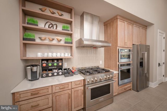 925 FOUNDERS WAY, East Petersburg, PA 17520