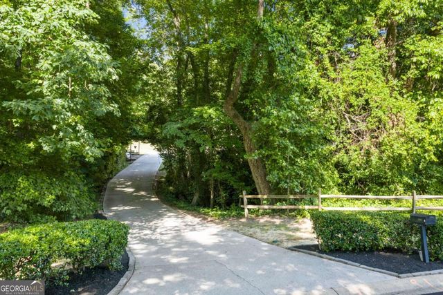 1815 Ashton Brooke Lane, Buford, GA 30519