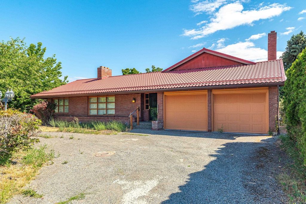 3338 W Riverview Dr, Spokane, WA 99205