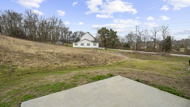 304 Razzle Dr, Smyrna, TN 37167