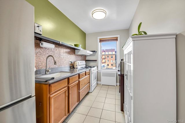 35-24 72nd Street 5G, Jackson Heights, NY 11372