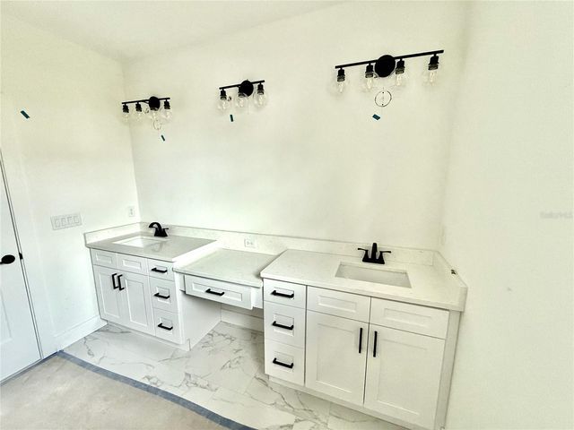 1308 E CARACAS STREET, Tampa, FL 33603