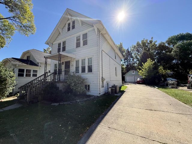 8751 W Maple STREET, West Allis, WI 53214