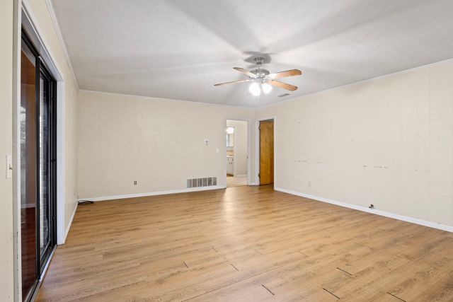 503 FRONT Street, Naples, TX 75568