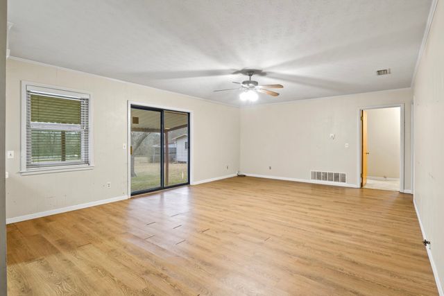503 FRONT Street, Naples, TX 75568